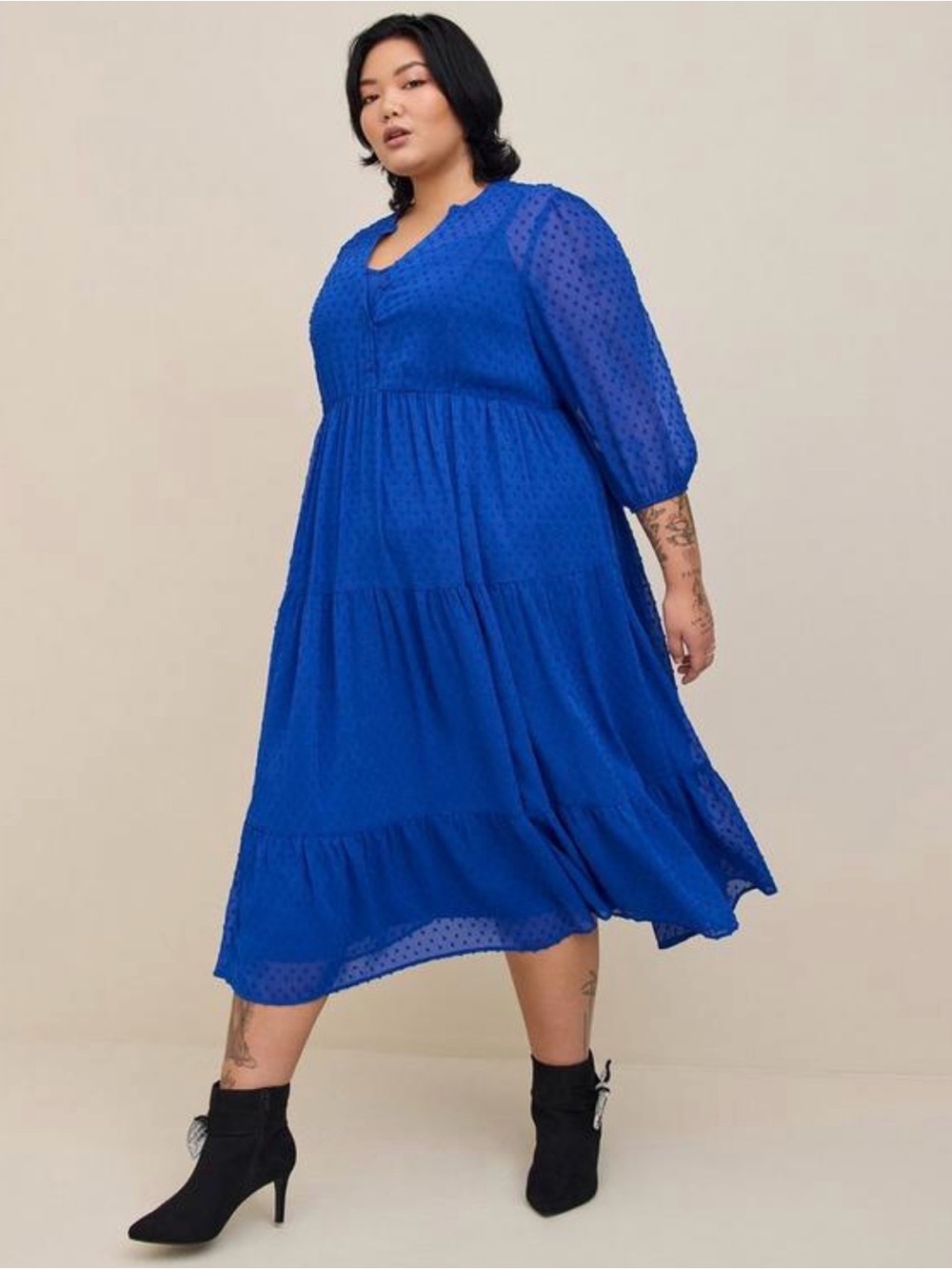 torrid Royal Blue Textured V-Neck Tiered Maxi Dress size 2 plus size lined
